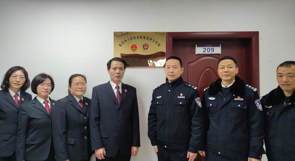 ����С��ɲ�O(ji��n)���c�f(xi��)������k���ҡ���ʽ���Ƴ���